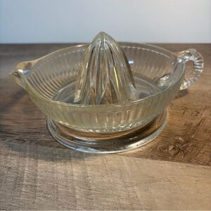 VINTAGE ANCHOR HOCKING CLEAR GLASS JUICE REAMER WITH LOOP HANDLE